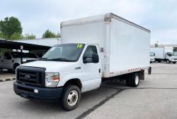 2018 FORD E350 Super Duty Cutaway 16ft Box Truck with Lift Gate!