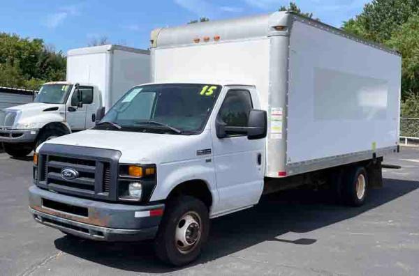 2015 FORD E350 SD 16ft Box Truck with Loading Ramp 190k miles